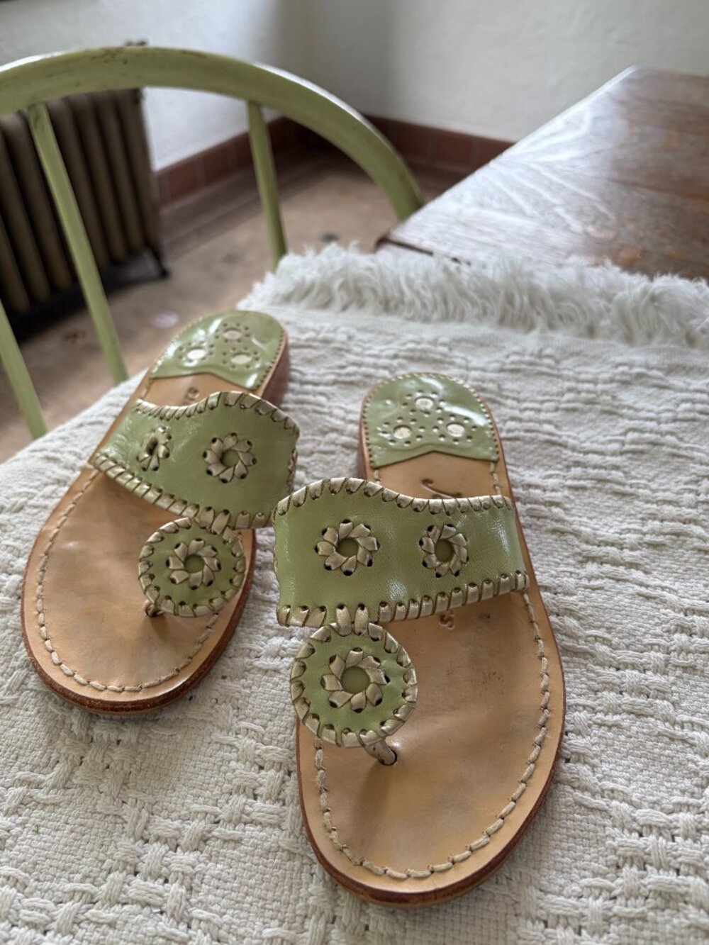 Jack Rogers size 5 soft green and cream